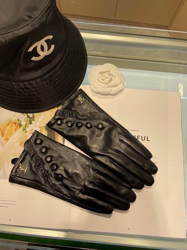 LV gloves 10